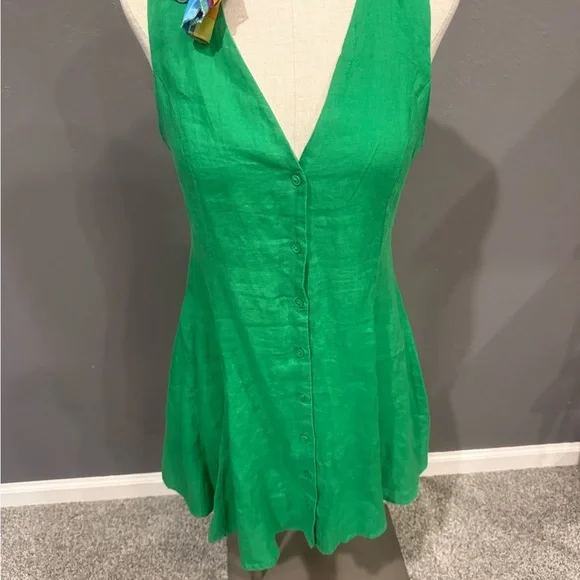 Elegant Green Sleeveless Dress - Picture 2 of 4